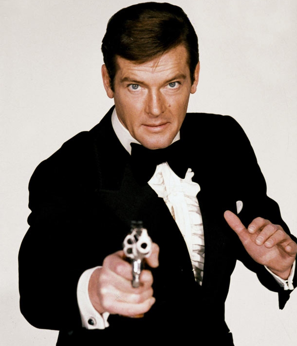 Bond_-_Roger_Moore_-_Profile